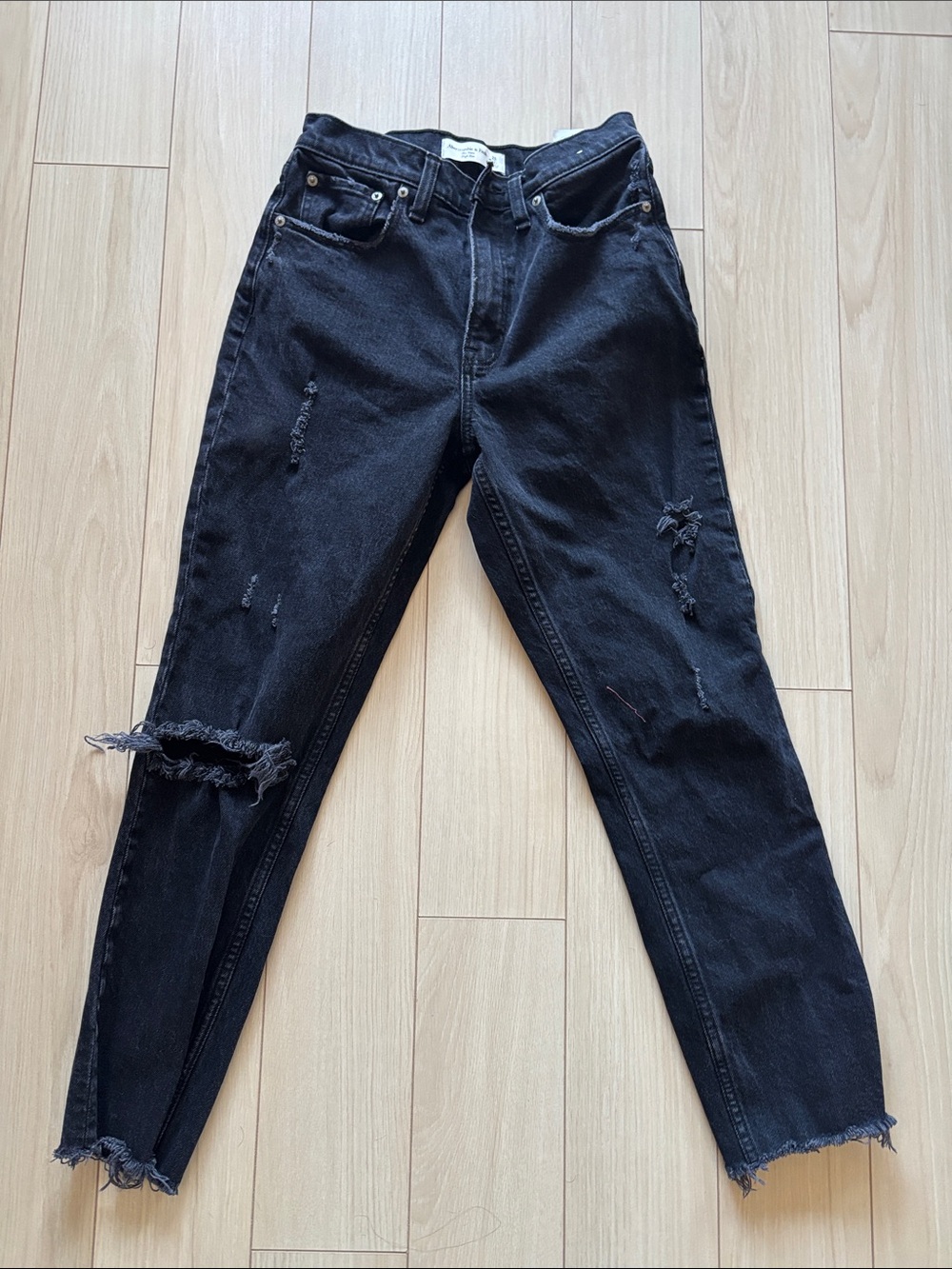 Abercrombie & Fitch Black Distressed jeans